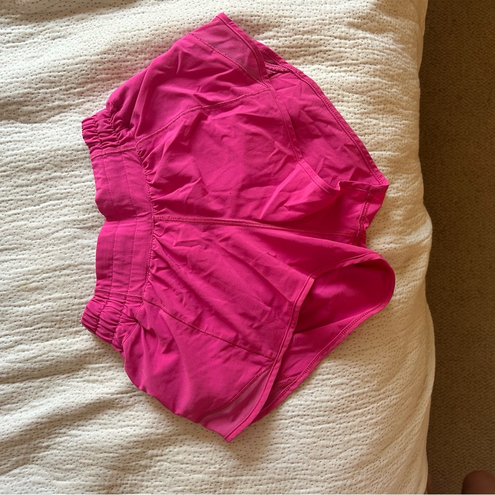 Lulu Pink hotty hot low rise 2.5” shorts
